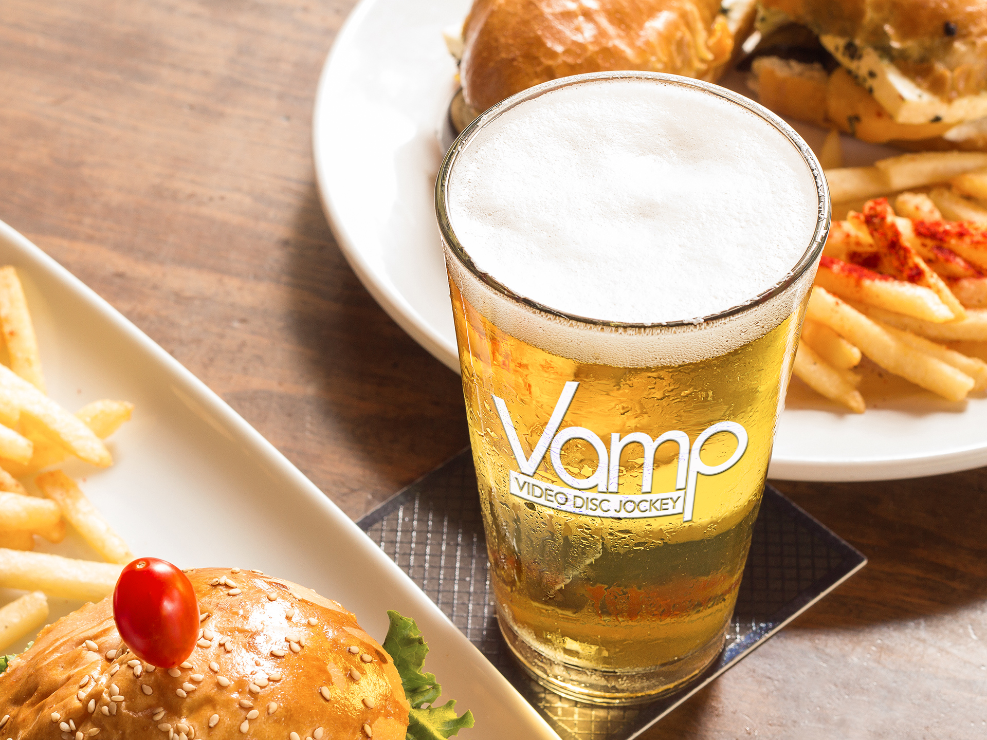 "DJ VAMP" 🎧Mixing Glass, 16oz